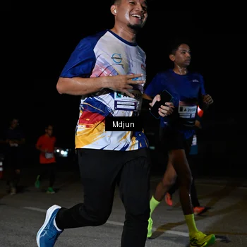 Runner Photo 7436428