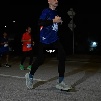 Runner Photo 7436444