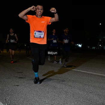Runner Photo 7436466