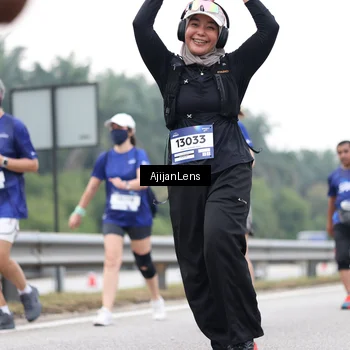 Runner Photo 7436475