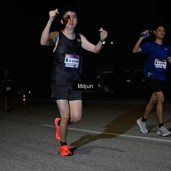 Runner Photo 7436509