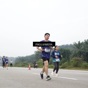 Runner Photo 7436561