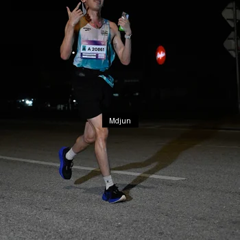 Runner Photo 7436572