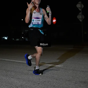 Runner Photo 7436573