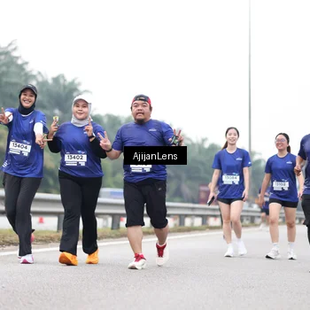 Runner Photo 7436601