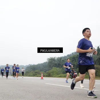 Runner Photo 7436603