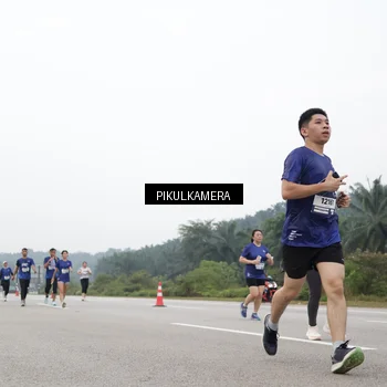 Runner Photo 7436604