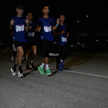 Runner Photo 7436606