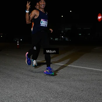 Runner Photo 7436635