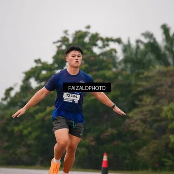 Runner Photo 7436643