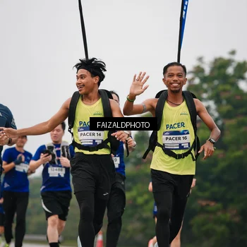 Runner Photo 7436645
