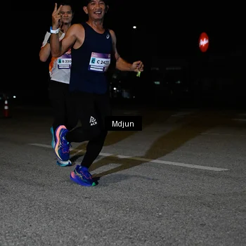 Runner Photo 7436649
