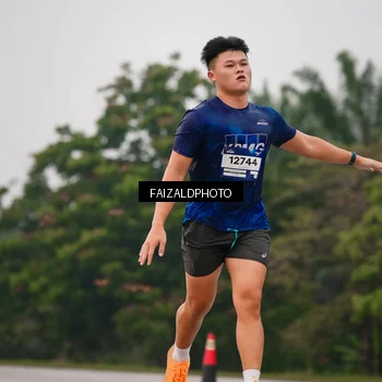 Runner Photo 7436651