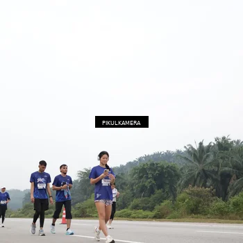 Runner Photo 7436660