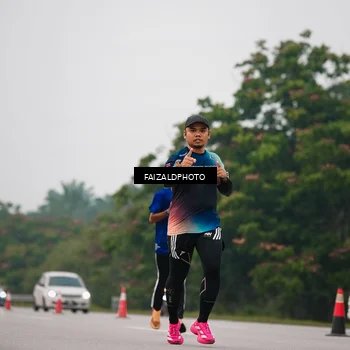 Runner Photo 7436692