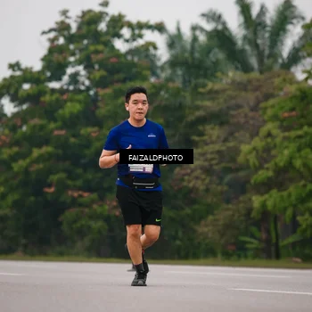Runner Photo 7436698