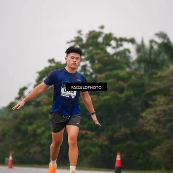 Runner Photo 7436798