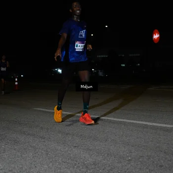 Runner Photo 7436811