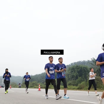 Runner Photo 7436813