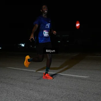 Runner Photo 7436835