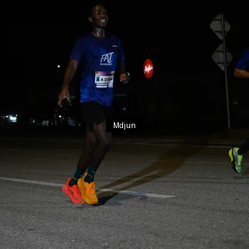 Runner Photo 7436837