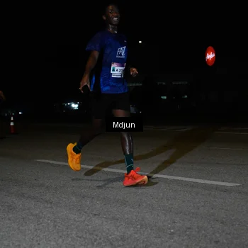Runner Photo 7436839