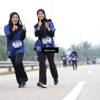 Runner Photo 7436860
