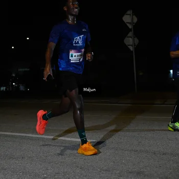 Runner Photo 7436867