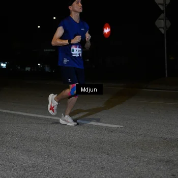 Runner Photo 7436894