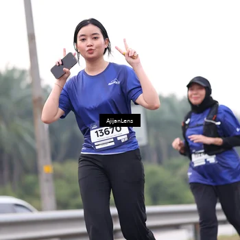 Runner Photo 7436898