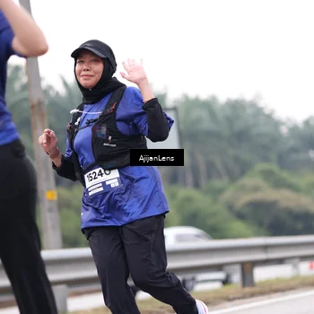 Runner Photo 7436902