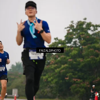 Runner Photo 7436908