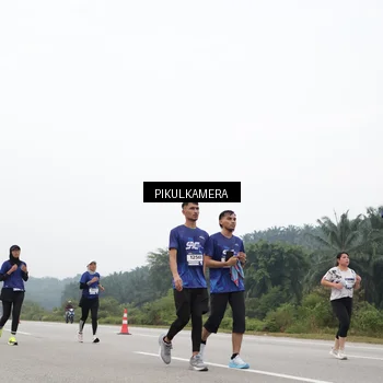 Runner Photo 7436991