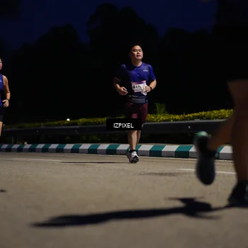 Runner Photo 7436993