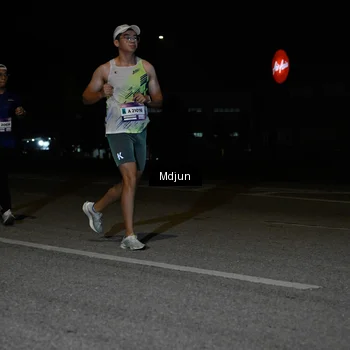 Runner Photo 7437012