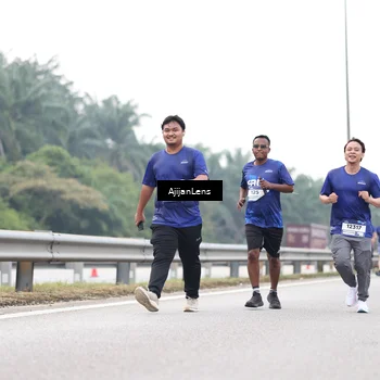 Runner Photo 7437020
