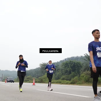 Runner Photo 7437049