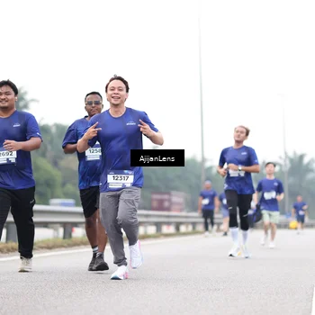 Runner Photo 7437074