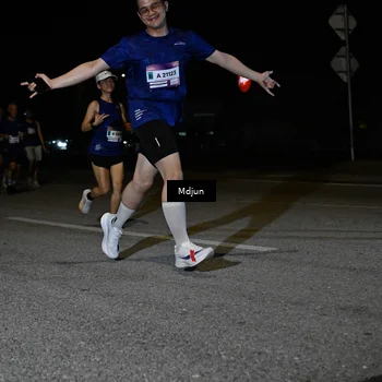 Runner Photo 7437083
