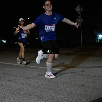 Runner Photo 7437084