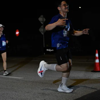 Runner Photo 7437098