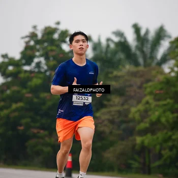 Runner Photo 7437102