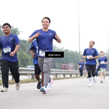 Runner Photo 7437112