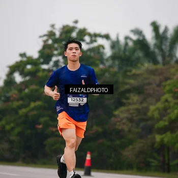 Runner Photo 7437128