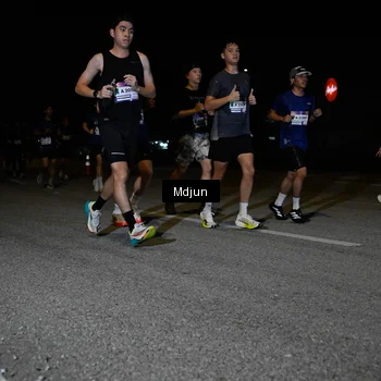 Runner Photo 7437135