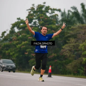 Runner Photo 7437152