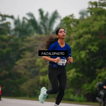 Runner Photo 7437200