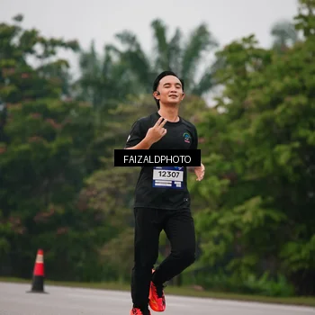 Runner Photo 7437223