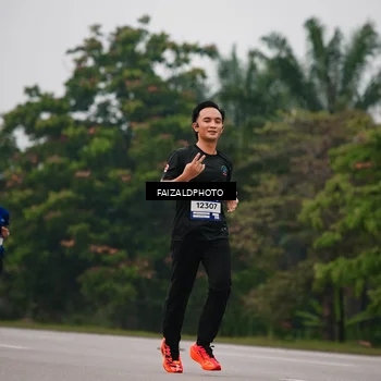 Runner Photo 7437239