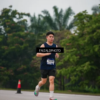 Runner Photo 7437345